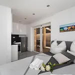 Mandaroza Apartment *