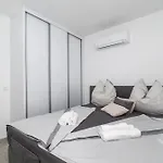 Mandaroza Apartment