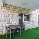 Mandaroza Apartment