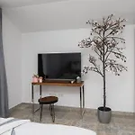 Mandaroza *