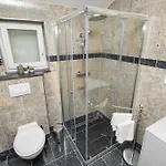 Mandaroza Apartment