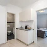 Mandaroza Apartment *