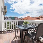 Mandaroza Apartment Vodice