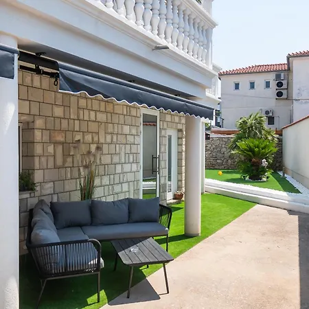 Mandaroza Apartment