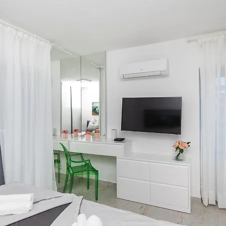 Mandaroza Vodice