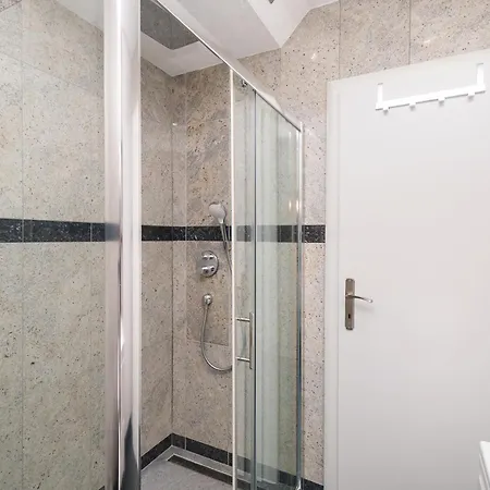 Apartment Mandaroza