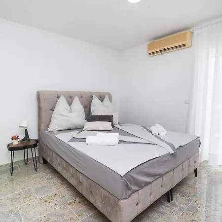 Mandaroza Apartment Vodice