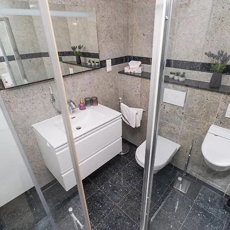 Apartment Mandaroza *