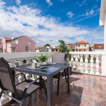 Apartment Mandaroza