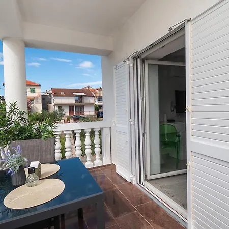 Apartment Mandaroza