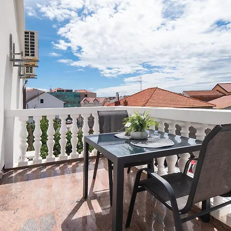 Mandaroza Apartment Vodice