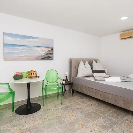 Mandaroza Apartment Vodice