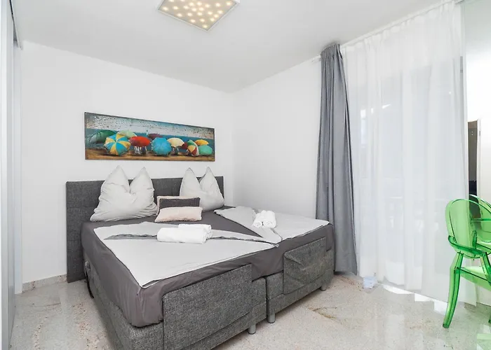 Apartment Mandaroza Vodice