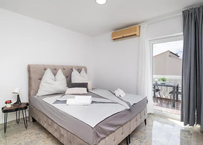 Mandaroza Apartment *