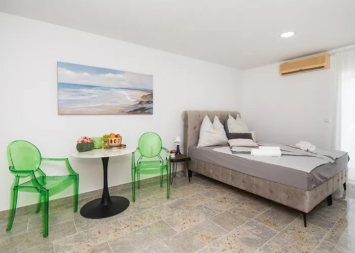 Mandaroza Apartment Vodice